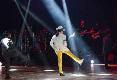 HUMAN NATURE LIVE – ULTIMATE MICHAEL JACKSON 